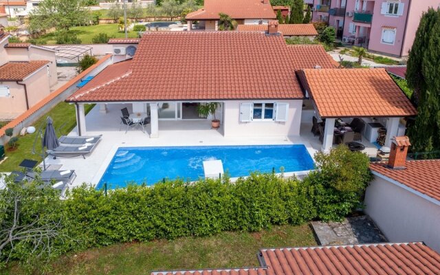 Luxury Villa With Private Pool in Porec