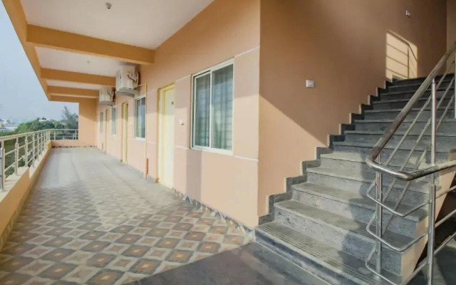 P N K Suites by OYO Rooms