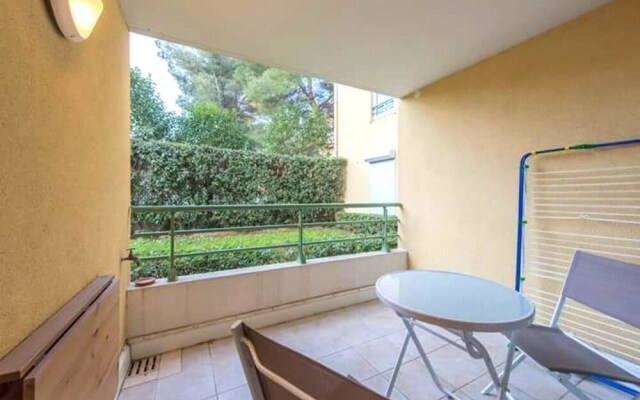 Apartment With one Bedroom in Saint-raphaël, With Enclosed Garden - 10