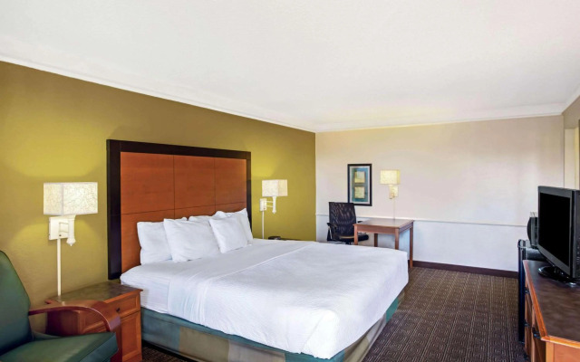 Extended Stay America Suites Edison Raritan Center