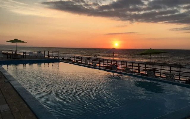 Peru Hosting De Punta Sal
