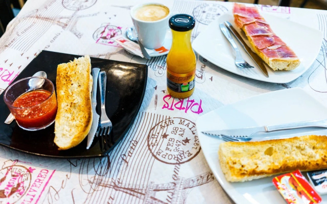 Hostal Frasca by Vivere Stays