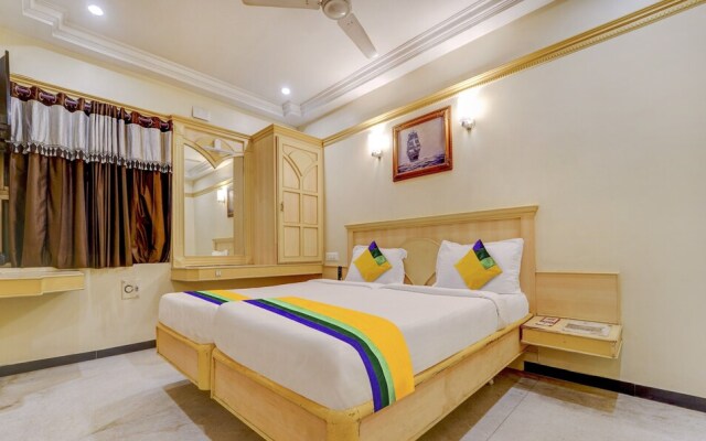 Itsy Hotels Coastal Grand Sathyam