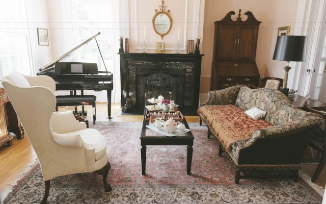 The Bykenhulle House