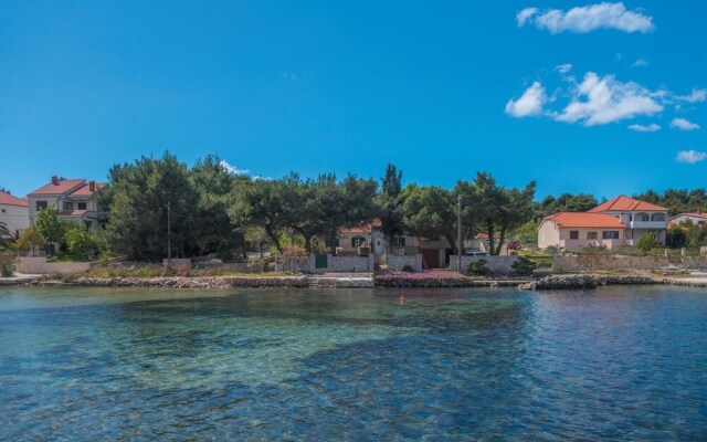 Beautiful Home in Zdrelac With Wifi and 1 Bedrooms
