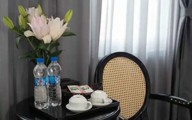 Madelise Central Grand Hotel