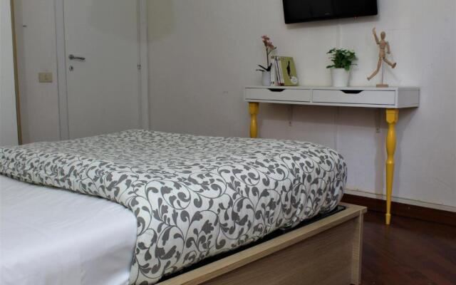 Crystal Ship Apartment