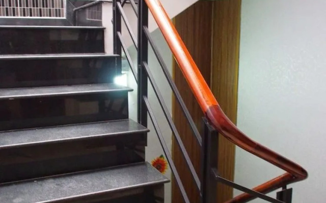 Binh Dung Hotel by OYO Rooms