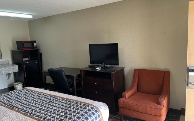 Westbridge Inn & Suites