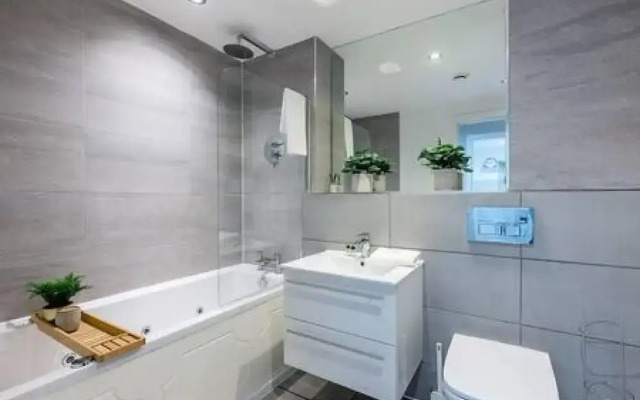 Host Stay Halifax House Living