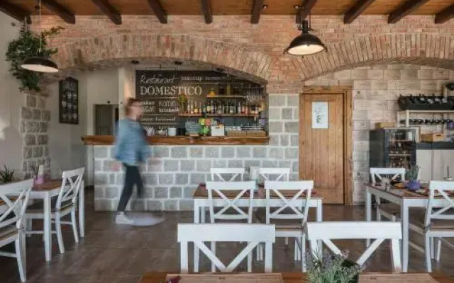 Sky Apartments & Rooms