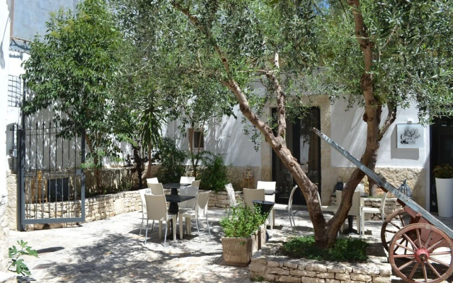 Corte Cairoli B&B and Suite