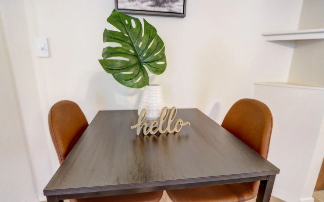 FRONTDESK Jade Scottsdale Apts Central Scottsdale