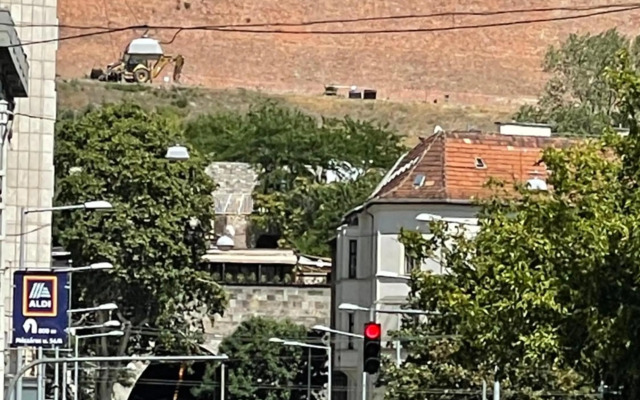 Panoramic Apt. near Chain Bridge