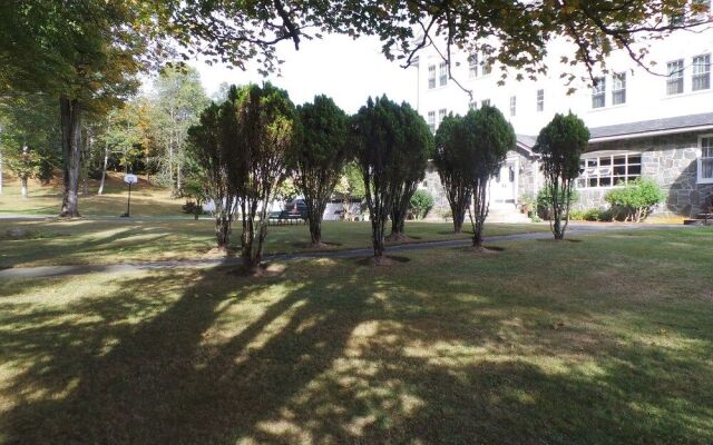 Kenoza Lake View Manor