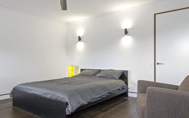 Horizons at Currarong - architecturally designed beach house