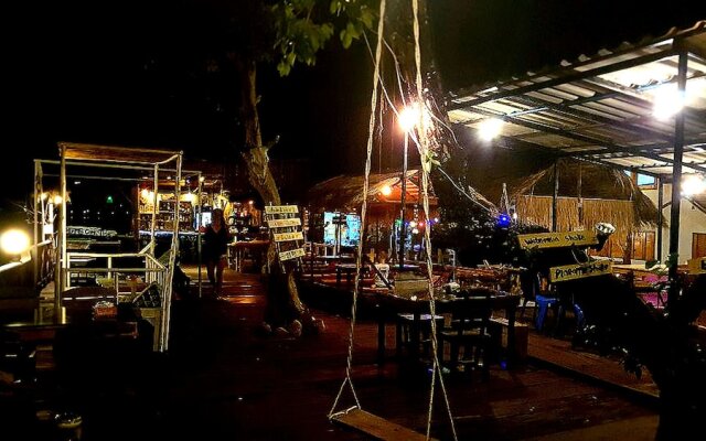 Bailan Hut Resort & Restaurant