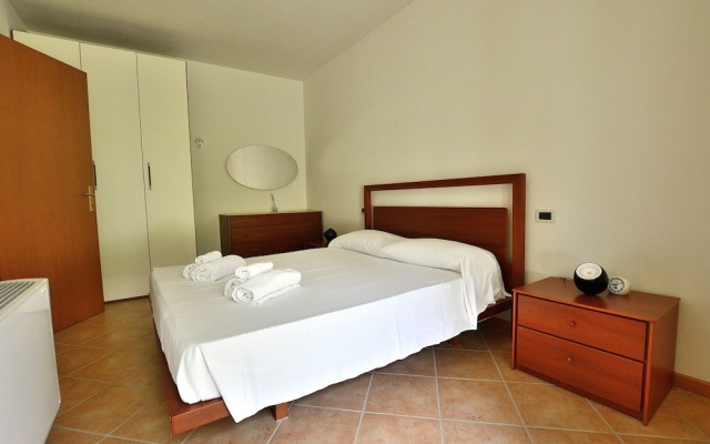 Apartment Fabiola With Pool Lake View