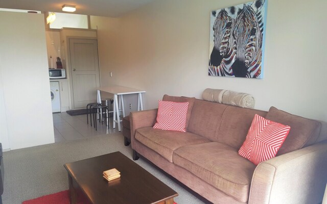 300 Lake Terrace