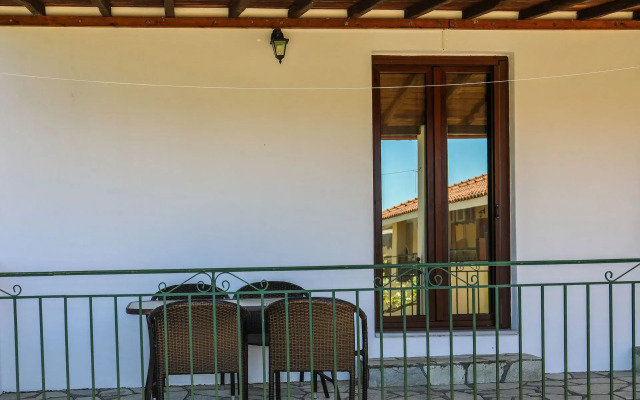 Sunset Studios & Apartments