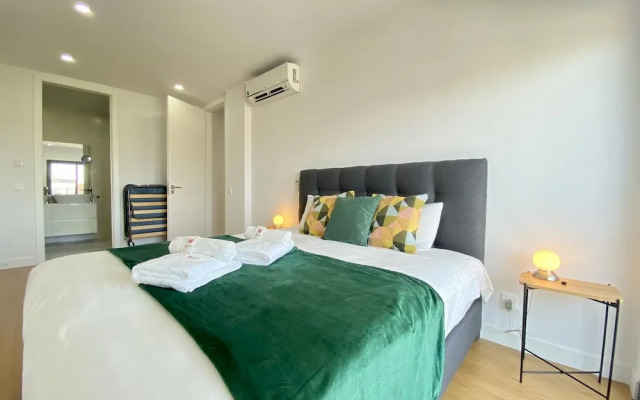Tavira Grand Balcony With Pool by Homing