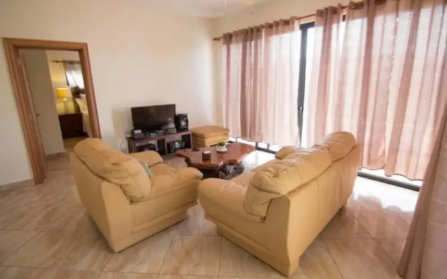 Two Bedroom Just Build Quiet and Private
