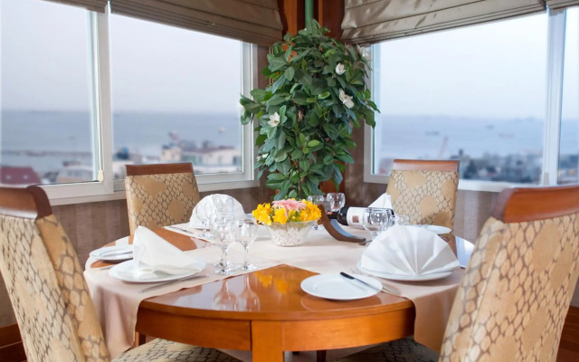 Oran Hotel