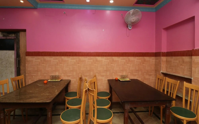 Oyo 27996 Hotel Green Park