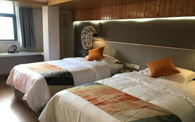 Shell Hotel Shanghai Minhang District Wenjing Road Metro Station