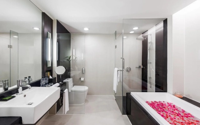 Radisson Suites Bangkok Sukhumvit