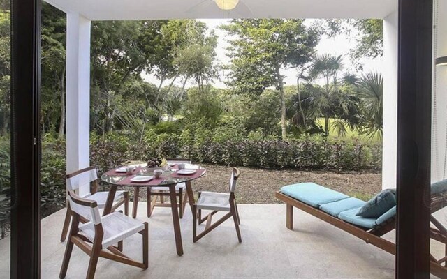 LAO G3 Loft w Golf course view by Gate48
