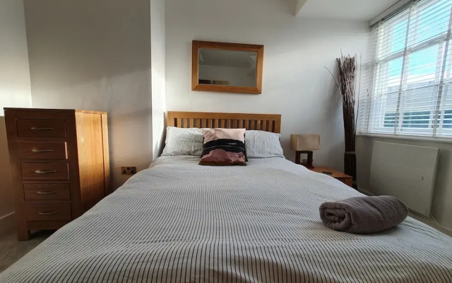 Modern Kings Road Executive Apartment