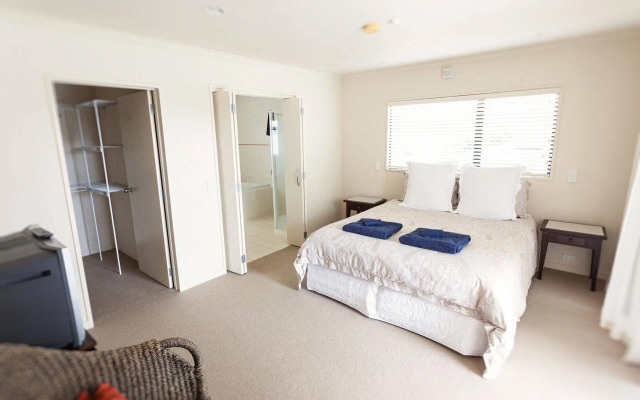 Ocean Breeze Resort