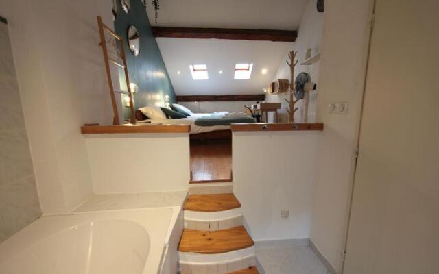L'escalier du Château - T4 duplex 9 couchages
