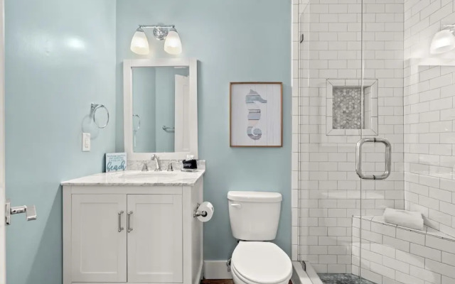 140 Feet To White Sandy Beaches! Newly Renovated! Pool! Grill!