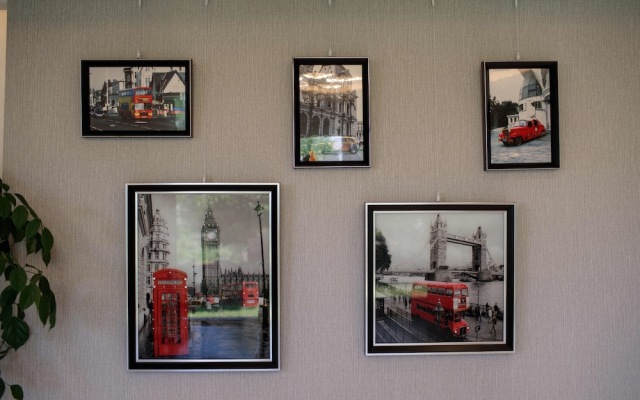 Private Family Homestay - Farm Square