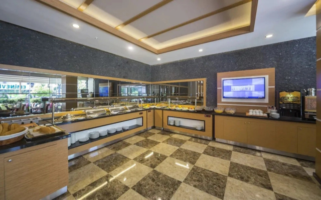 Volkan Hotel