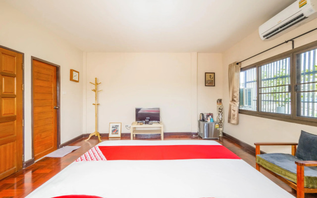 Chom's House at Sapanmai by Oyo Rooms