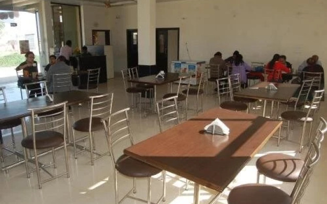 Thar Midway Hotel & Restaurant