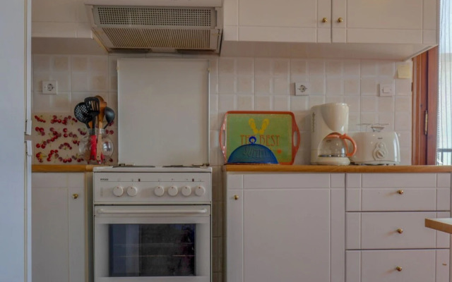 Cosy House Boat in Platanidia with Swimming Pool