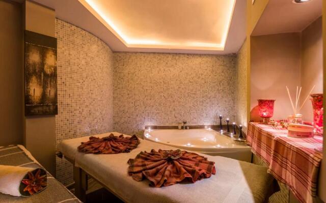 Golda Hotel