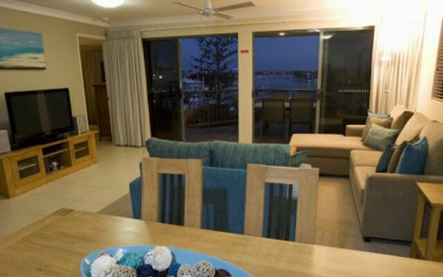 Riverdance Apartments