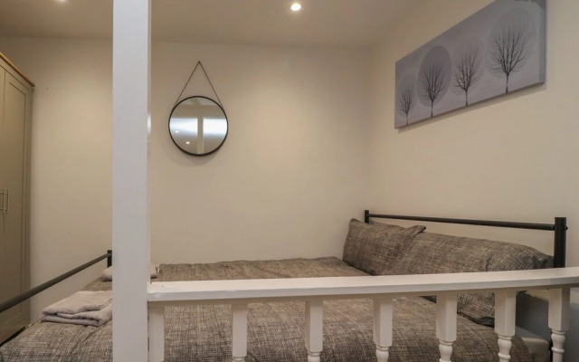 Basement Flat 43