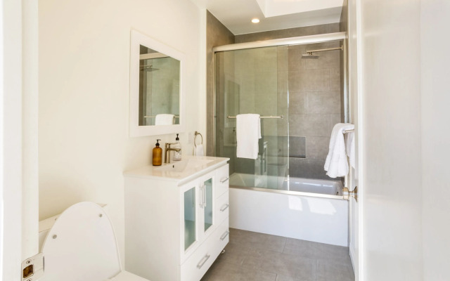 Valentino by AvantStay | Luxury Hollywood Mansion, Los Angeles