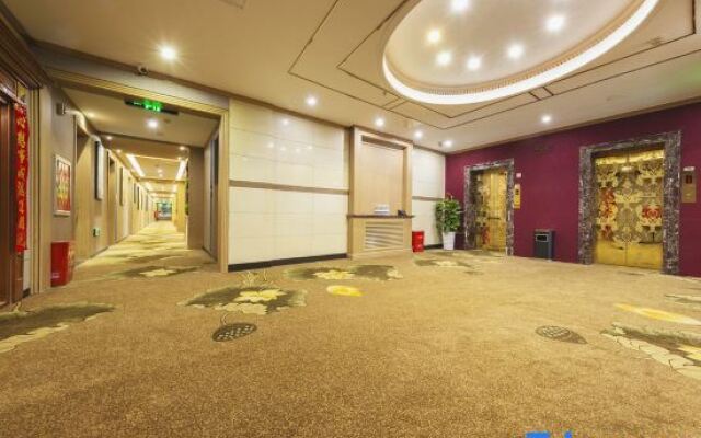 Saint Met Hotel (Zhengzhou Convention and Exhibition Center)