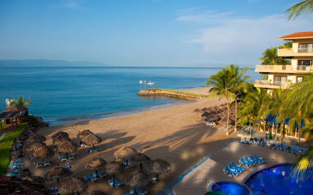 Villa del Palmar Residences