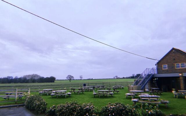 The Queens At Horton