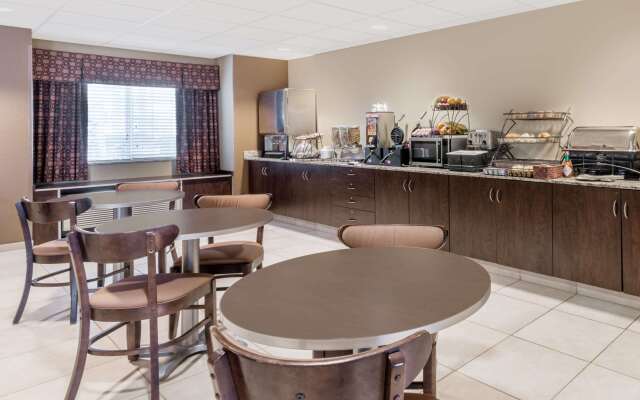 Microtel Inn & Suites by Wyndham Dickinson
