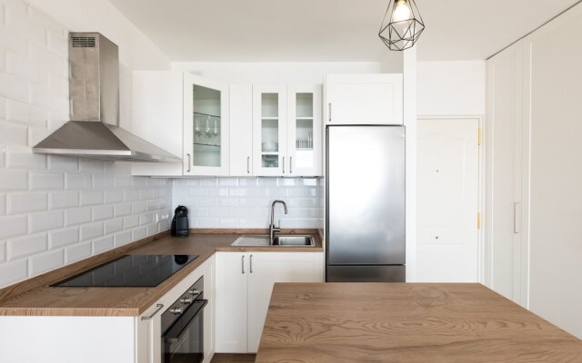 Endless Summer Apartment, Fresh Style and Sea Views