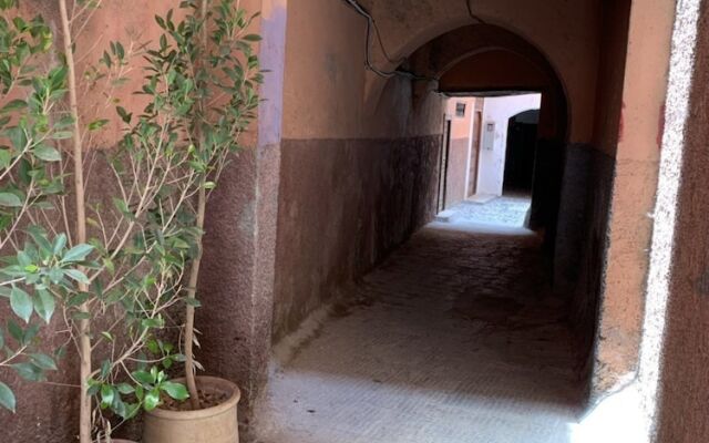 Riad Abaka by Ghali 2